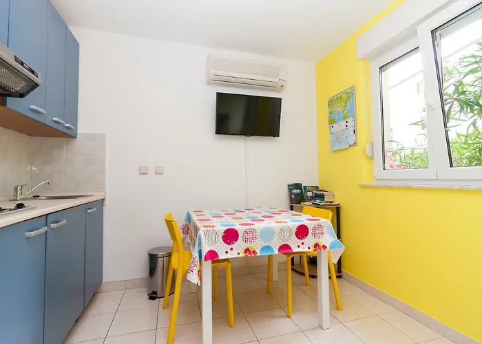 • Lungomare • Apartment Pula